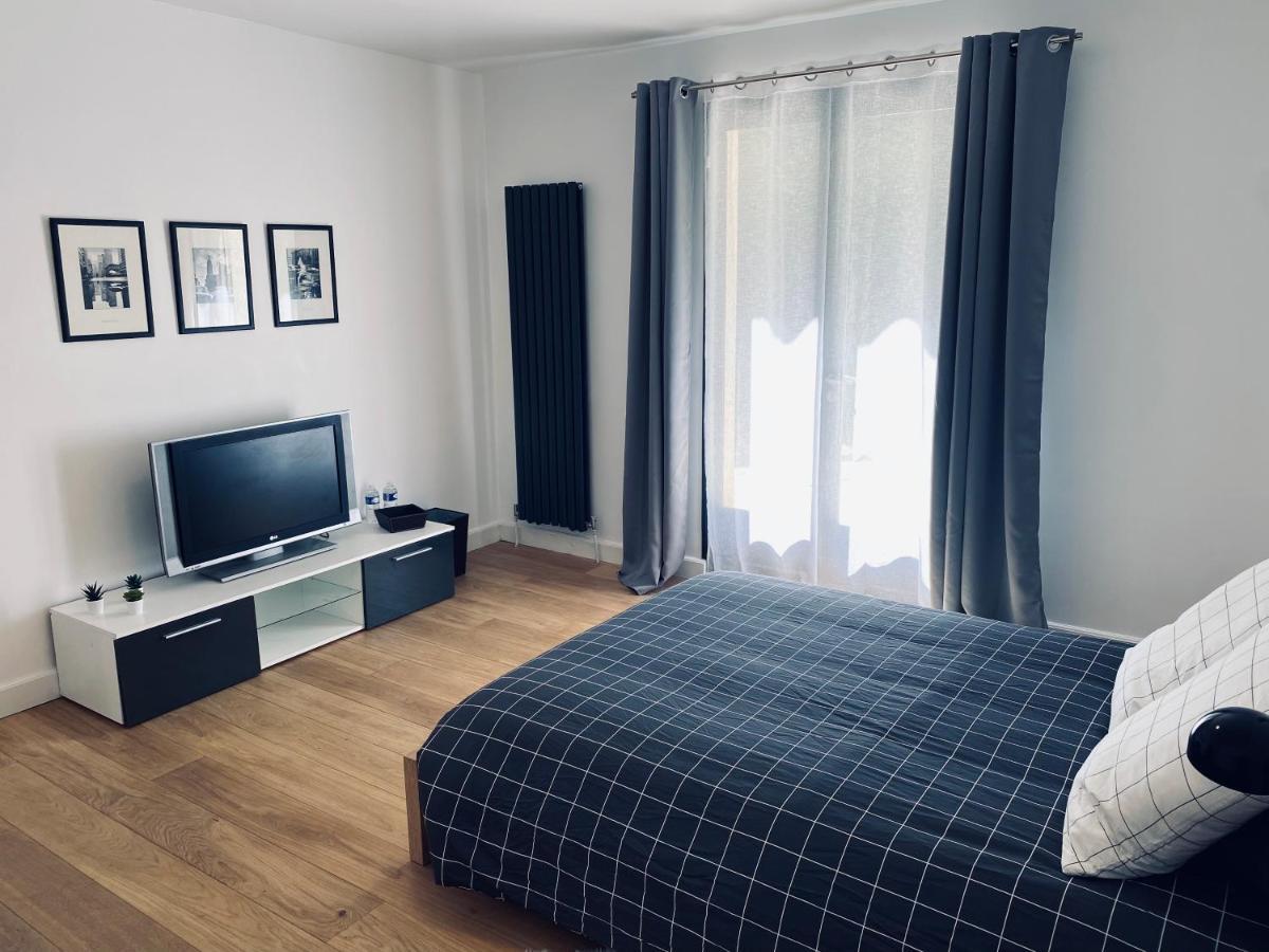 Bed and Breakfast Oak'Wood La Queue-les-Yvelines Exterior foto